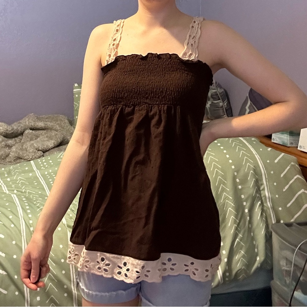 Sam & Max brown smocked tank